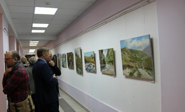 Всероссийская художественная выставка &quot;Чеченские сезоны - 2017&quot; открылась в Чебоксарах