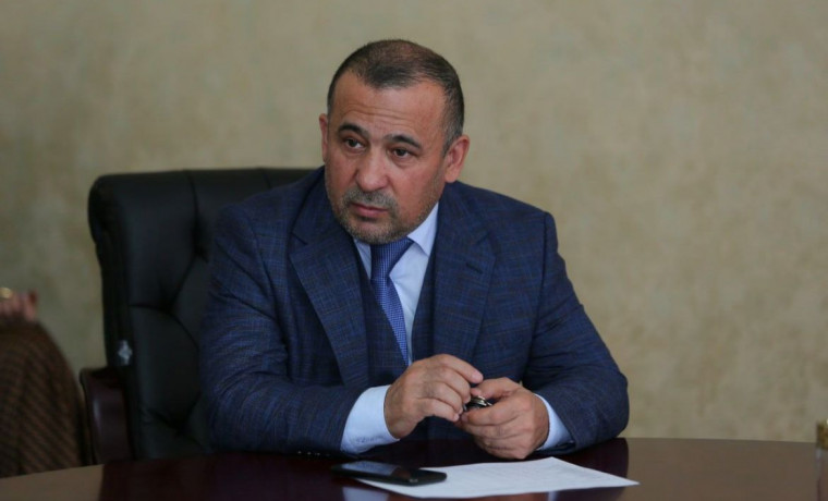 Проректору ЧГУ им. А.-Х.Кадырова присвоили звание «Заслуженный работник высшей школы РФ»