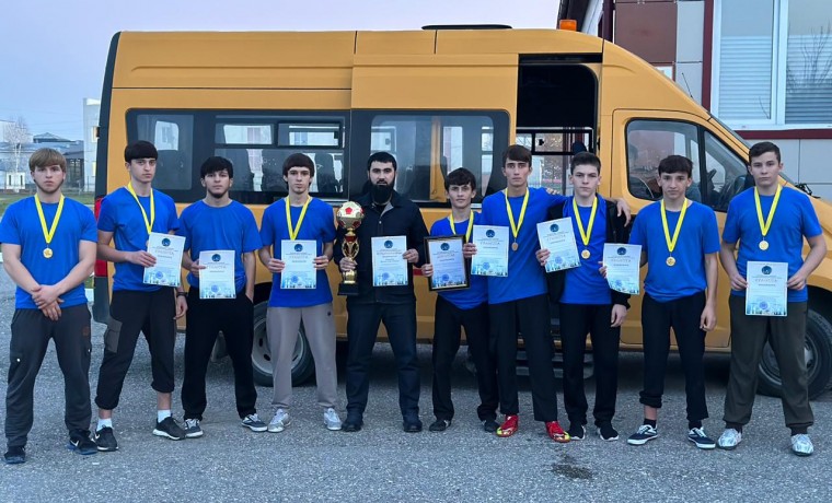 Соревнования школьной спортивной лиги по мини-футболу прошли в Шалинском районе