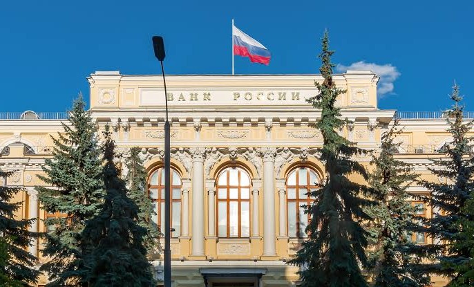 Российские банки повышают ставки по вкладам и накопительным счетам вопреки снижению ключевой ставки