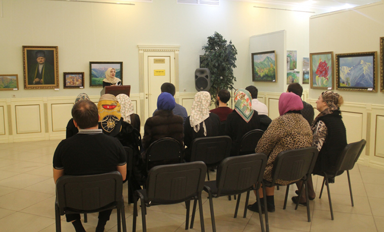 В галерее имени Ахмата-Хаджи Кадырова состоялся литературный вечер памяти Раисы Ахматовой