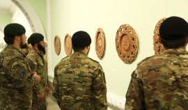 Росгвардейцы приняли участие в открытии выставки «Бесконечность, орнамент вайнахов» в Грозном