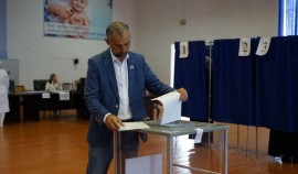 Главврач РДКБ им. Е.П. Глинки Муслим Юнусов высоко оценил удобство трехдневного формата голосования