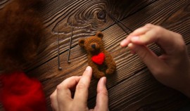 Совместное творчество объединяет поколения: в селе Гехи прошел мастер-класс по валянию шерсти