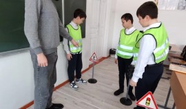 Повышение безопасности на дорогах: мероприятие по ПДД в МБОУ 