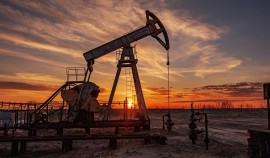 Ограничения цен на российскую нефть усиливают теневой рынок морских перевозок