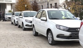 В СФР по ЧР передали 10 автомобилей людям, получившим инвалидность на производстве