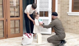 В преддверии Дня знаний сотрудники ОМОН «АХМАТ-1» провели акцию «Здравствуй, школа!»