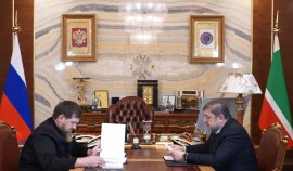 Рамзан Кадыров провёл встречу с Денилбеком Абдулазизовым по вопросам реализации программы ОМС