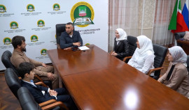 РОФ им. А.-Х. Кадырова исполнил мечту школьника, пожелавшего отправить свою учительницу в Умру