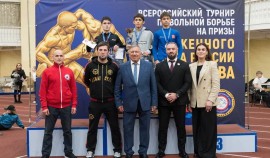 Команда Грозного завоевала три медали на всероссийском турнире по вольной борьбе| грозный, чгтрк