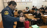 Сотрудники МЧС  обучили школьников и студентов Чечни первичным действиям при пожаре