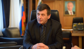 Идрис Байсултанов поручил решить проблемные вопросы в двух медучреждениях ЧР