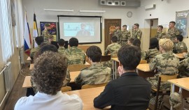 Курсанты Росгвардии провели профориентационную встречу с учащимися ведомственной школы