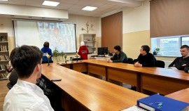 Активисты «Молодой Гвардии» и «Волонтерская Рота» провели мероприятия ко Дню Конституции ЧР