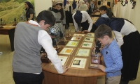 В Грозном открылась выставка эксклюзивных кукол ручной работы и микроминиатюр работ-невидимок 