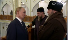 Владимир Путин посетил новую мечеть, расположенную на площади Минутка в Грозном