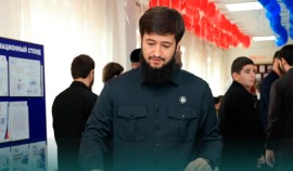 Адам Алханов проголосовал на выборах в Чеченской Республике