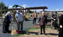 Активисты «Единой России» благоустроили детские и спортивные площадки в районах ЧР| грозный, чгтрк