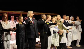 Владимир Машков представил в Грозном спектакль «Матросская тишина»