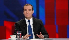 За ситуацией в миграционной сфере нужно пристально следить, считает Медведев