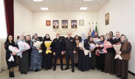 В Управлении Росгвардии по Чеченской Республике поздравили женщин с 8 марта