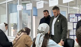 Арби Масаев проверил атмосферу на избирательных участках Аргуна