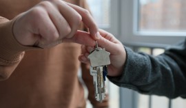 ВТБ: Выдачи «семейной» ипотеки в июне выросли на три четверти