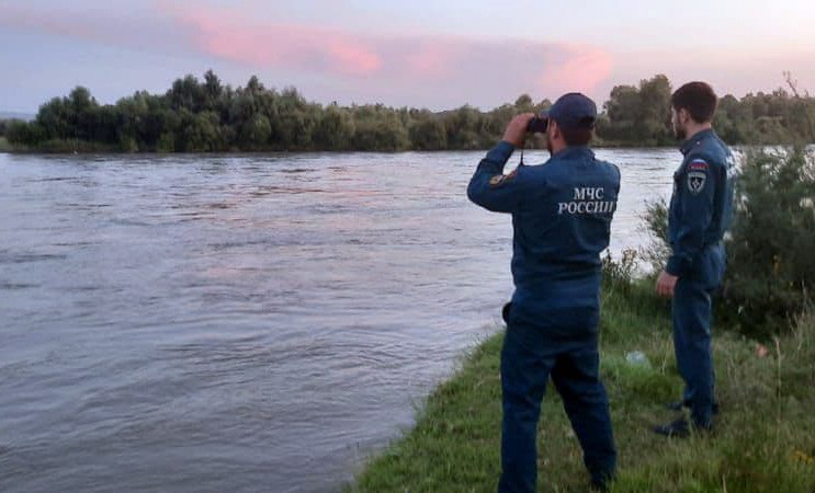 В Чеченской Республике продолжаются поиски пропавшего на реке Терек подростка