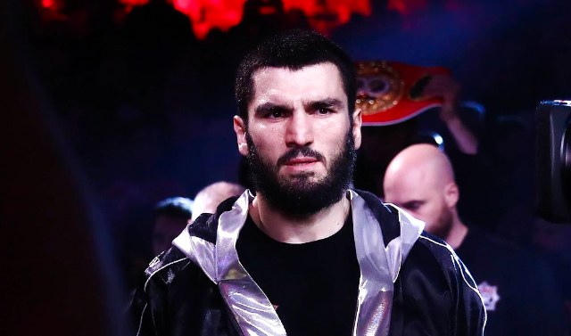 Артур Бетербиев может провести в августе бой в России