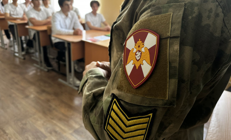 Курсанты из Новосибирска рассказали грозненским кадетам о службе в Росгвардии