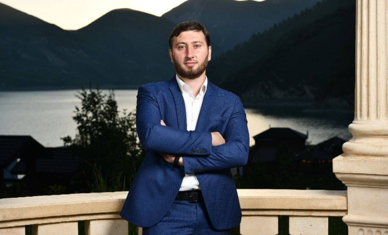 Жители ЧР могут поддержать Ахмеда Ламаркаева в конкурсе "Учитель года России - 2022"