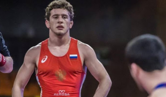 Боец «Ахмата» Разамбек Жамалов завоевал золотую медаль чемпионата России по вольной борьбе 
