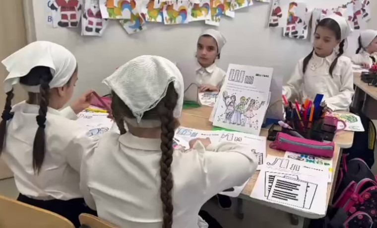 Юные граждане Курчалоевского района знакомятся с избирательным процессом