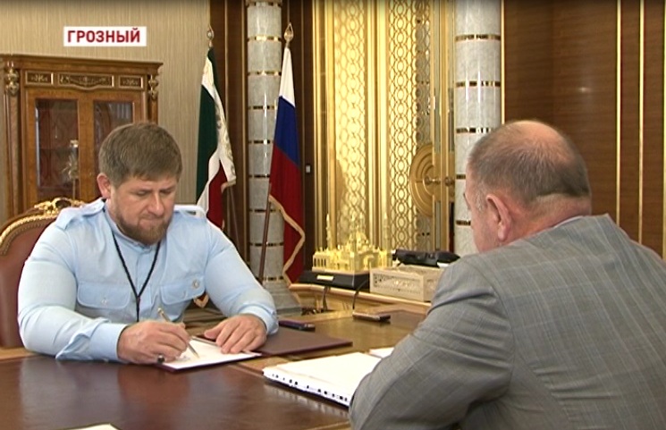 Глава ЧР на встрече с А. Тумхаджиевым обратил внимание на качество дорожной сети региона