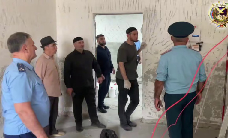 Прокурор Гудермесского района проверил капитальный ремонт школы в с. Джалка