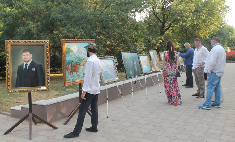 Галерея имени Ахмат-Хаджи Кадырова организовала выставку &quot;На страже гор&quot;