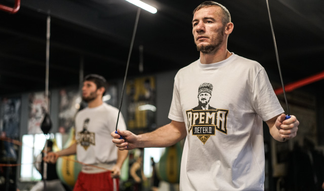 Ислам Едисултанов и Евгений Терентьев проведут титульный бой за мировой пояс