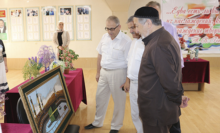 Выставка «Мир красоты», приуроченная ко Дню чеченской женщины, открылась в Грозном