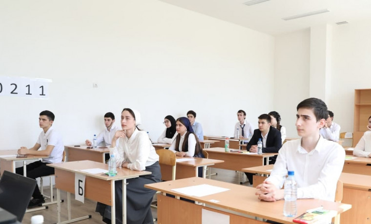 Сегодня выпускники школ Чеченской Республики сдают ЕГЭ-2021 по профильной математике