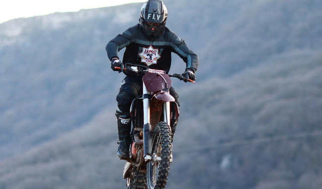 Команда «Akhmat FMX» покорит Эльбрус на мотоцикле 