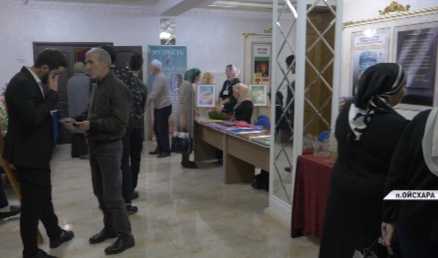 Знаменитый чеченский художник Адам Ильясов отметил 55 лет творческой деятельности 