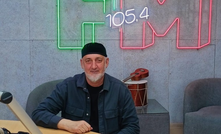 Мовла Гайраханов в эфире радио «Грозный» обсудил проблемы воспитания молодежи