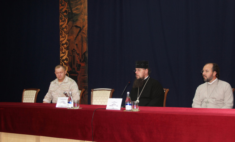 Глава Грозненской епархии провёл встречу с росгвардейцами в Грозном