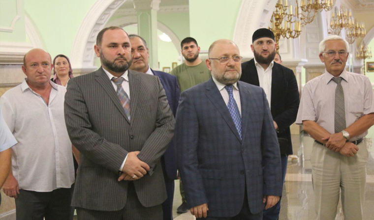 В Грозном открылась выставка конкурса &quot;Мир глазами детей: моя Чечня&quot;