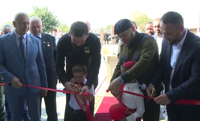 В селе Гелдаган открылась новая школа на 600 учеников