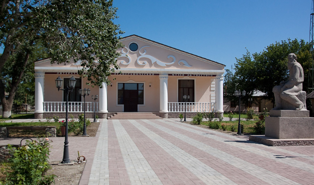 Здание  музея им. Л.Толстого в ЧР обновят до конца полугодия