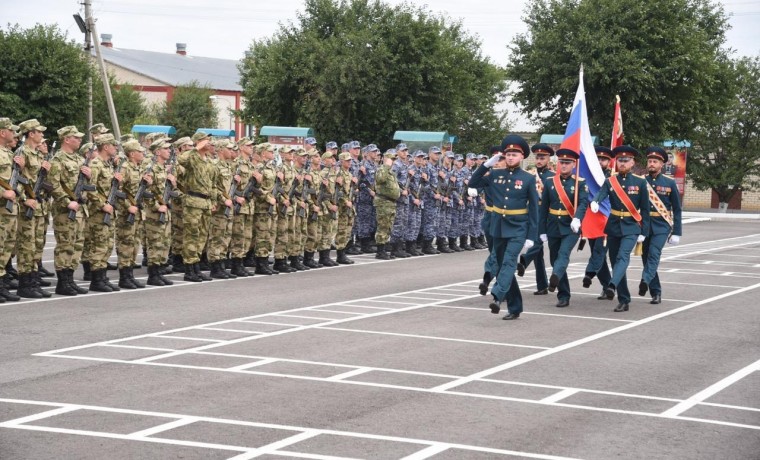 В Гудермесе новобранцы Росгвардии торжественно присягнули на верность Отечеству