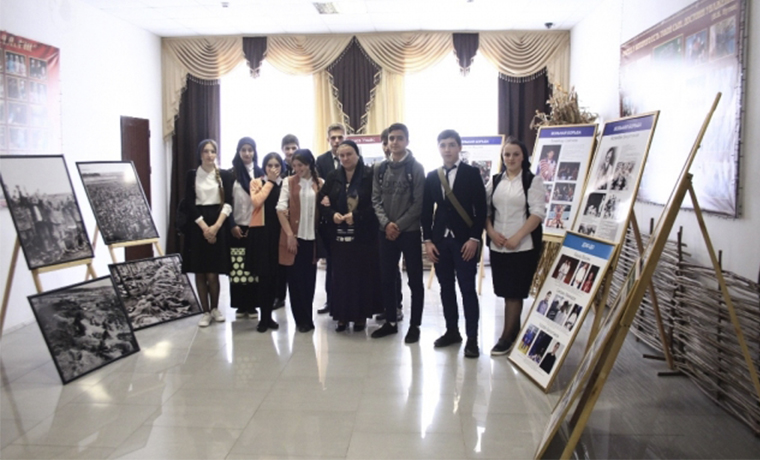 Передвижная выставка Национального музея ЧР открылась в Ведено