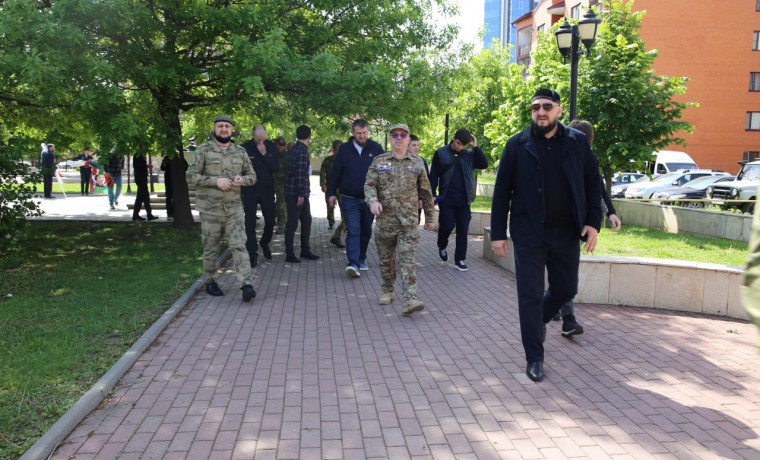 «Единая Россия» организовала для детей участников СВО экскурсию по военно-историческим объектам